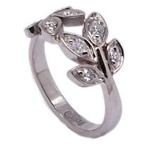 9ct white gold ring, weight = 4,2g.Set with 8 diamonds  = 0,22ct. 6h
