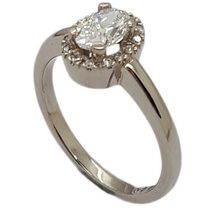 Beautiful 9ct white gold diamond engagement ring