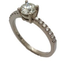Gorgeous 9ct white gold ring set with 0.60ct I SI dia and 14 x 0.05ct, 2.8g