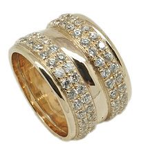 Bold 9ct yellow gold ring set with cubic zirconias