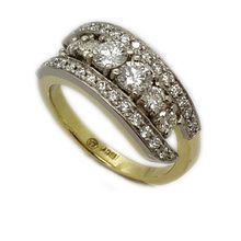 Magnificent 18ct white and yellow gold diamond ring