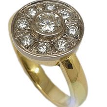 18ct white and yellow gold diamond ring